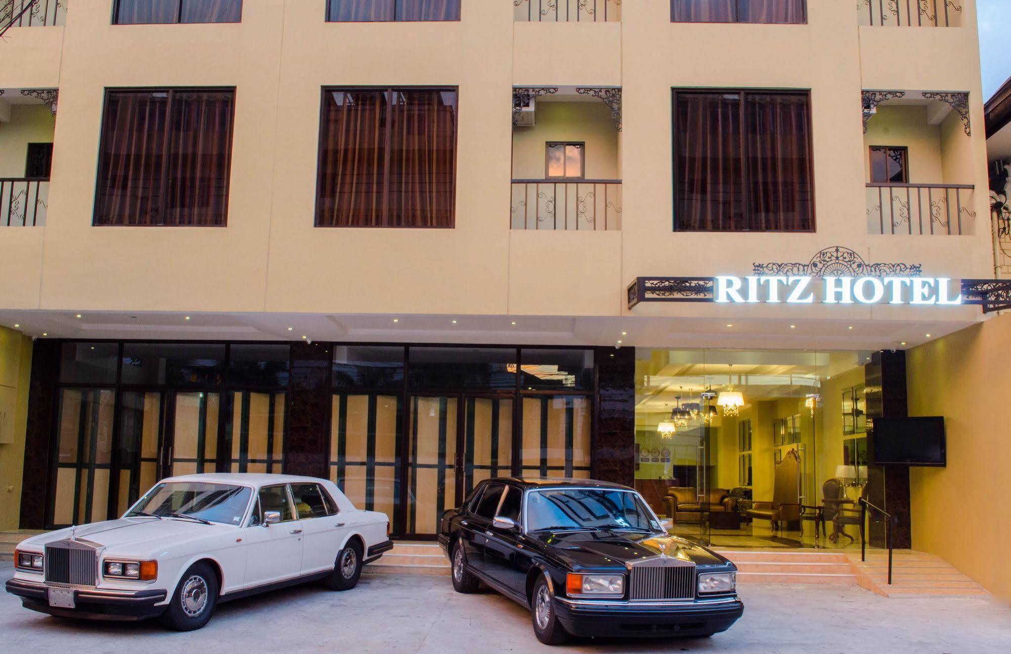 Ritz Hotel Angeles Exteriör bild
